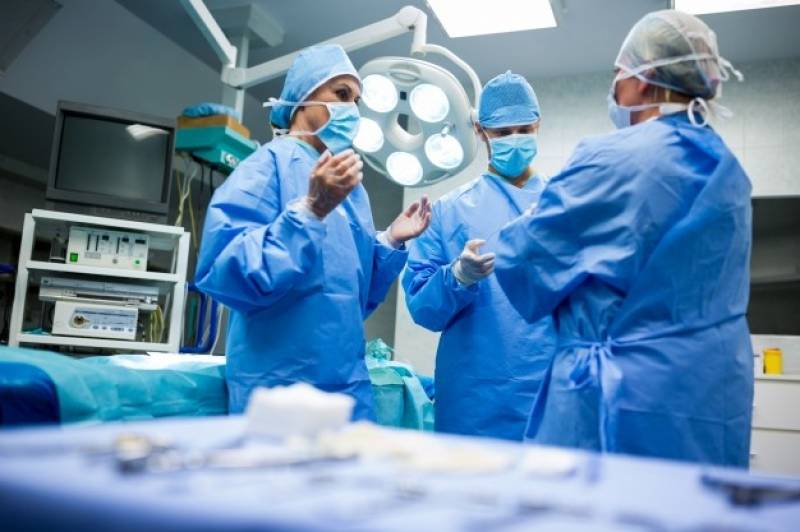 Choisir le meilleur contrat d'assurance emprunteur à bas prix pour chirurgien à Paris, Ile de France 